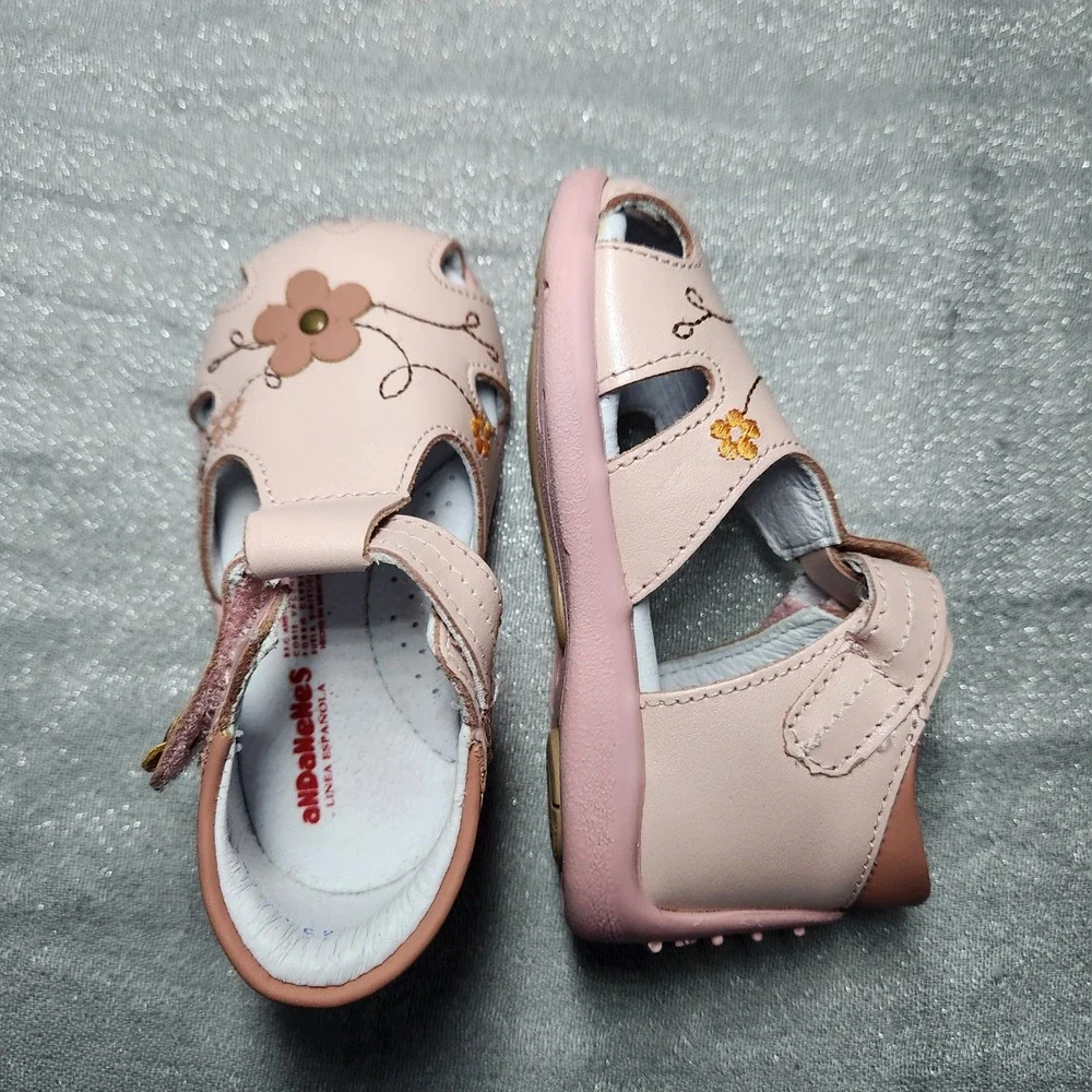 Andanenes Kids Pink Leather Floral T-Strap Closed Toe Sandals Shock Absorb